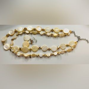 NIB Beautiful Shell Necklace and Earrings Set